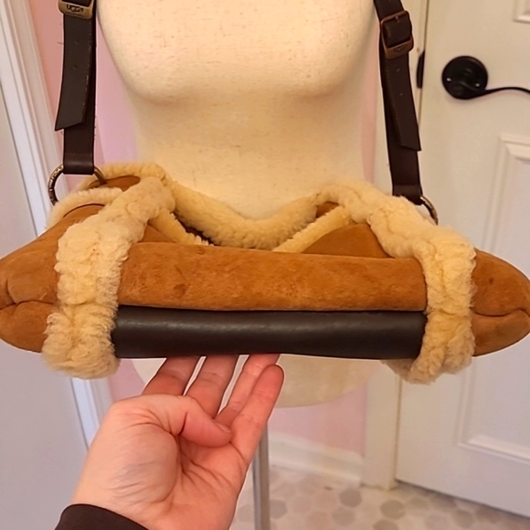 UGG shearling and leather crossbody - Picture 5 of 12